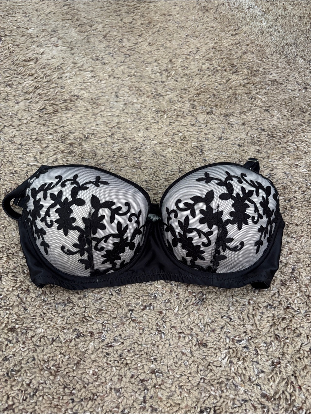 Floral Lace Bra in Black and Nude
